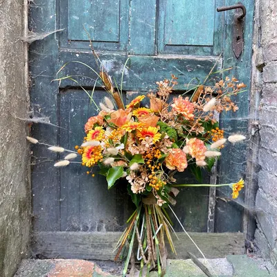 Warsztat florystyczny Kwiaciarnia Kwiaty Bukiety ślubne Wiązanki pogrzebowe Poczta kwiatowa